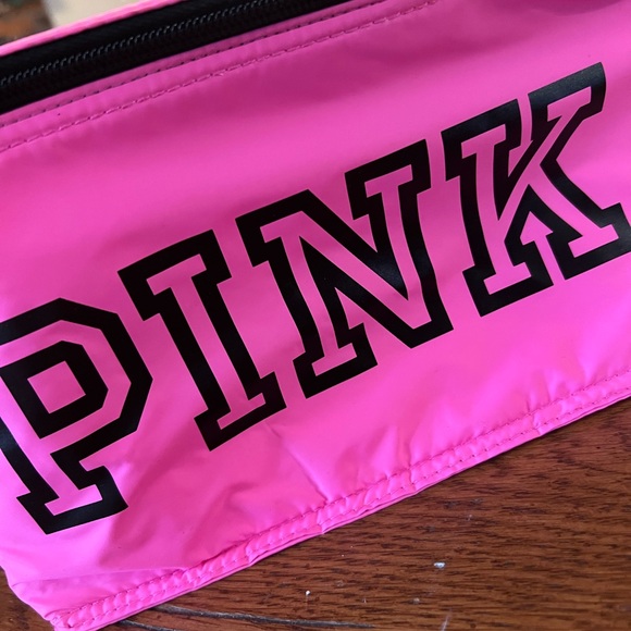 Victoria's Secret PINK Cooler Lunch Tote w/Keychain - Picture 4 of 6